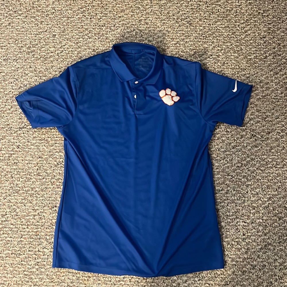 Nike men’s Clemson golf dri-fit shirt. Medium